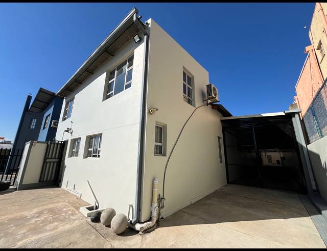 680M² WAREHOUSE TO LET IN SEBENZA